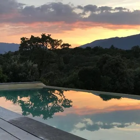 Willa Belle Moderne Avec Piscine A Debordement Avec Vue Montagne Porto-Vecchio (Corsica)
